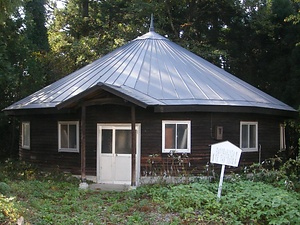 滝尾「日輪舎」