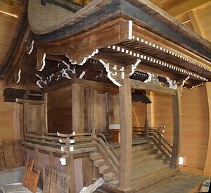 根崎八幡神社本殿　附杮板三枚