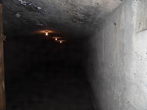 海軍航空隊串良基地跡の地下壕電信司令室