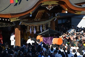 田縣神社豊年祭の御輿行列（お練り）