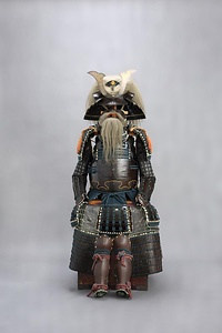 桶側丸龍紋蒔絵紺糸威二枚胴具足