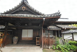 馬宮家住宅式台玄関及び酒蔵座敷　附棟札一枚並びに文書一括10点