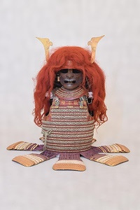 朱漆塗本小札啄木威丸胴具足　（伝　結城秀康所用）