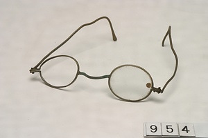 954　眼鏡