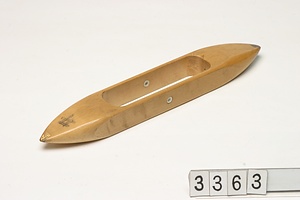 3363 杼