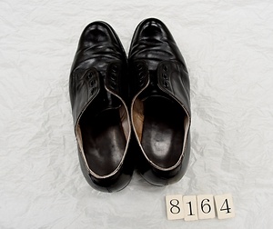 8164 革靴