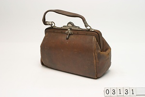 3873 手提げ革バック