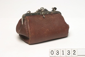 3874 手提げ革バック