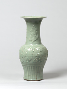 青磁貼花牡丹唐草文瓶 龍泉窯