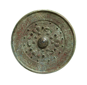 三角縁三神三獣鏡