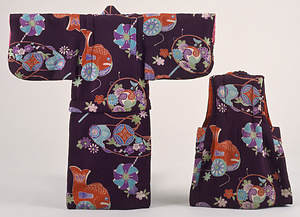 濃紫地玩具尽し文様着物・袖無