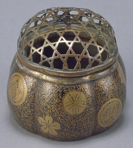 紋散蒔絵阿古陀小香炉