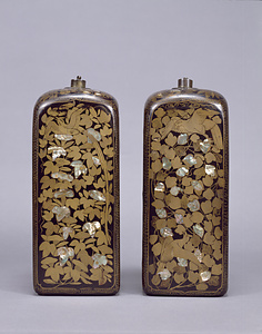 花鳥蒔絵螺鈿角徳利及び櫃