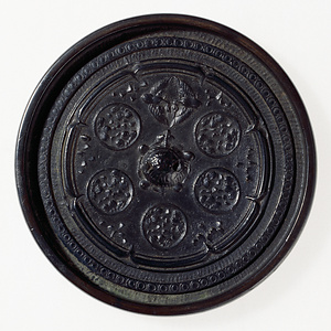 梅花丸文散双鶴鏡