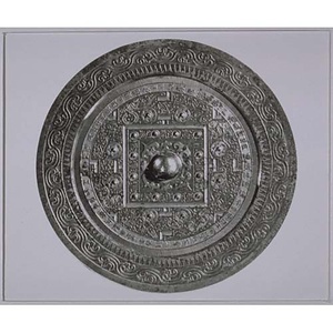 流雲文縁方格規矩四神新有凍治鏡