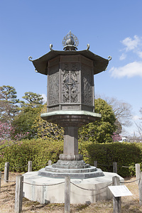 金銅八角燈籠模造品