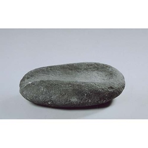 石皿（付磨石１個）