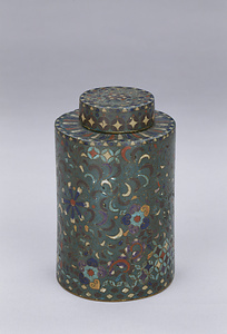 七宝唐花唐草文茶心壷