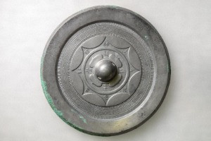 四葉座内行花文鏡