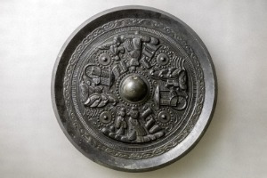 神人車馬画象鏡