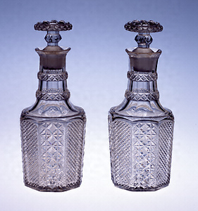 切子霰・ホブネイル文八角ガラス酒瓶