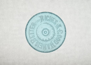 プレス羅針に格言文字入り青色ガラス皿  