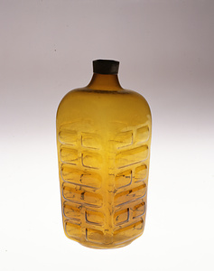 型吹き算木文黄色ガラス角型徳利