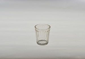 プレス剣形ガラスコップ（小）<br />
　