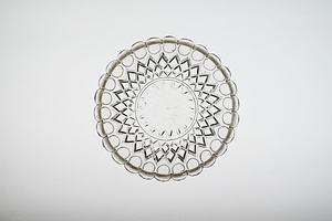 プレス剣菊に矢来円文ガラス小鉢　