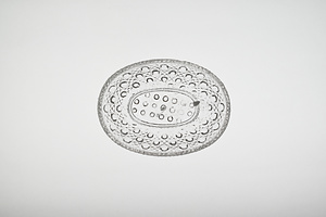 プレス籠目文小判形ガラス皿