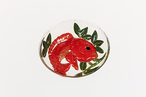 彩絵型吹き鯛文ガラス盃