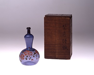 彩絵紫色花卉文瓢形ガラス瓶