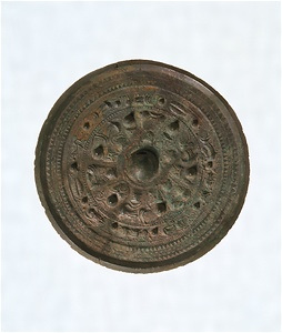 三角縁神獣鏡（奈良県佐味田宝塚古墳出土）