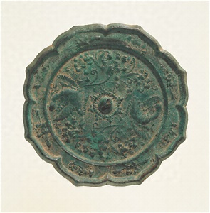 瑞花双鳳八稜鏡（金峯山経塚出土）