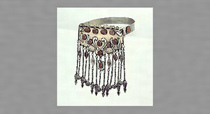 首胸飾り（ブカウ）