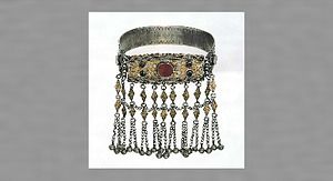 首胸飾り（ブカウ）