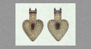 背飾り（アシク）