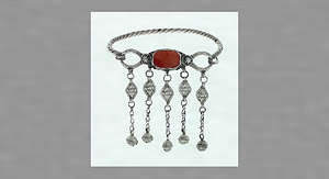 首胸飾り（ブカウ）