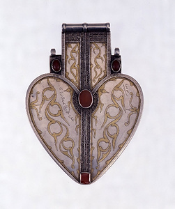 背飾り（アシク）