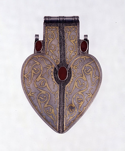 背飾り（アシク）