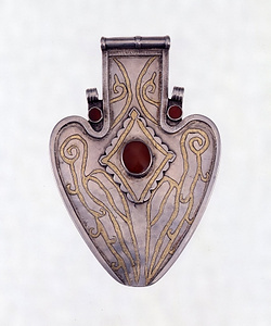 背飾り（アシク）