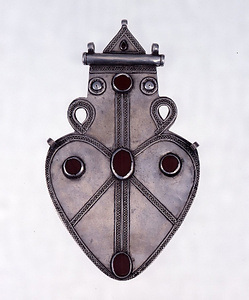 背飾り（アシク）