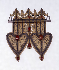 背飾り（ゴシャ・アシク）