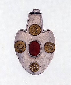 背飾り（アシク）