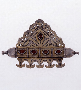 護符入れ（トゥマル）