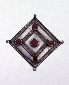 胸飾り（ゴンジュク）