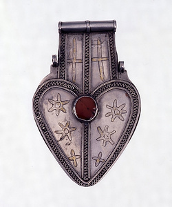 背飾り（アシク）