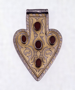 背飾り（アシク）