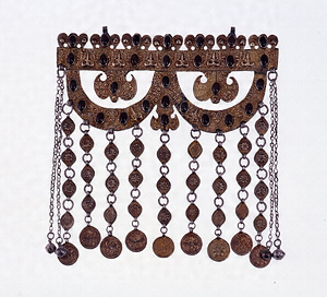 男児用背飾り（オク・ヤイ）