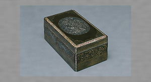 銀嵌刀筆天部奏楽の図飾箱